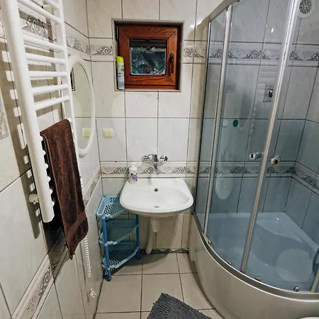 Nad Brzegiem Jeziora Ołów *