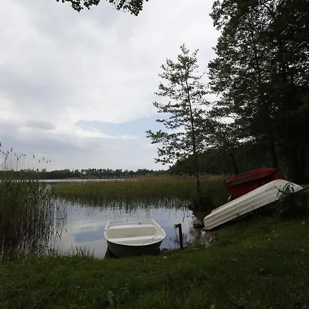 Nad Brzegiem Jeziora Ołów *